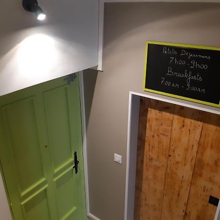 Suite Privee Bed And Breakfast Nimes Bagian luar foto