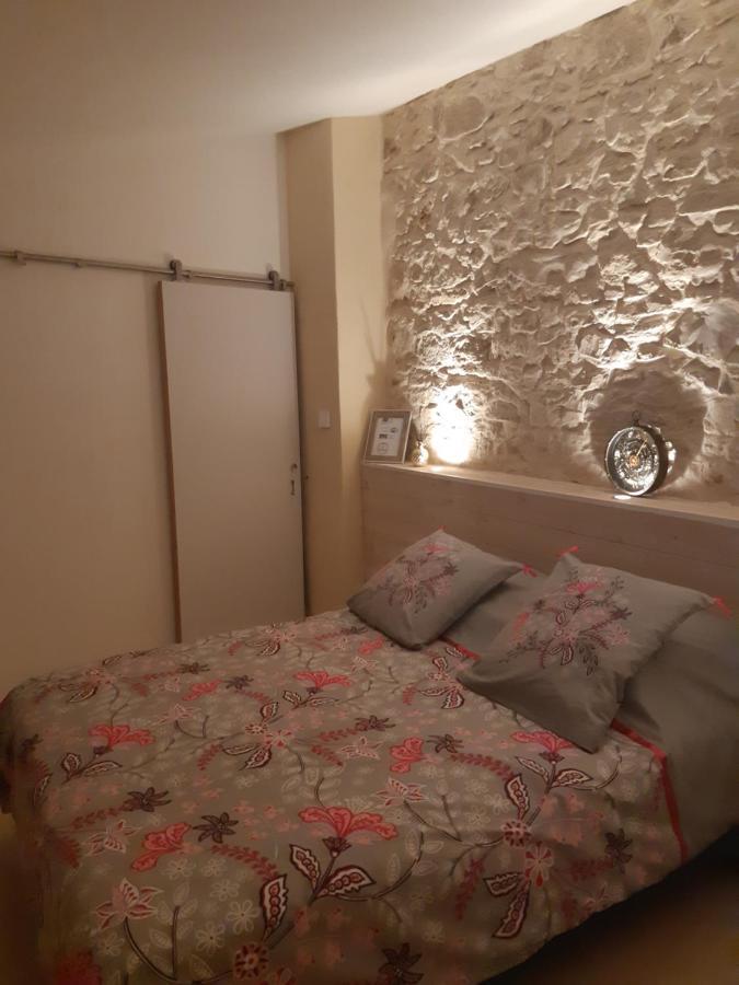 Suite Privee Bed And Breakfast Nimes Bagian luar foto
