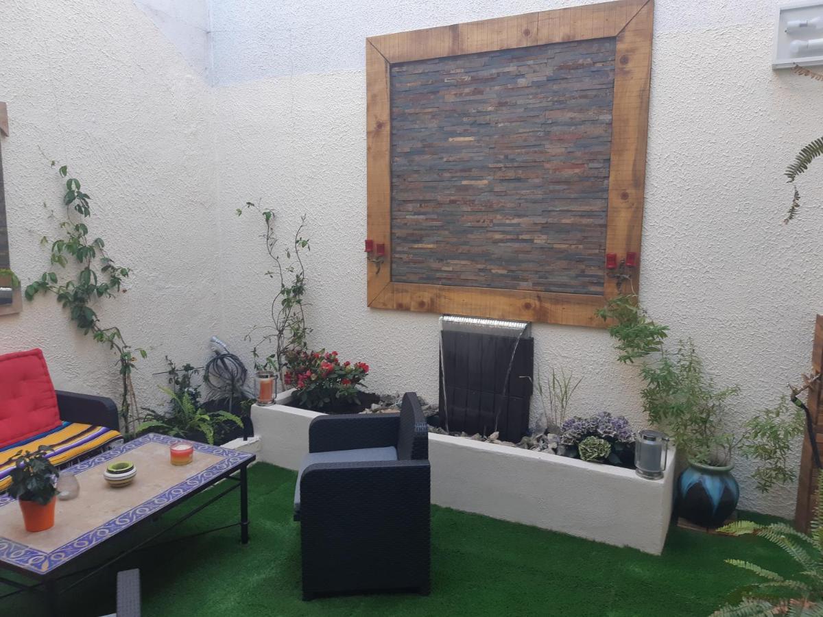 Suite Privee Bed And Breakfast Nimes Bagian luar foto