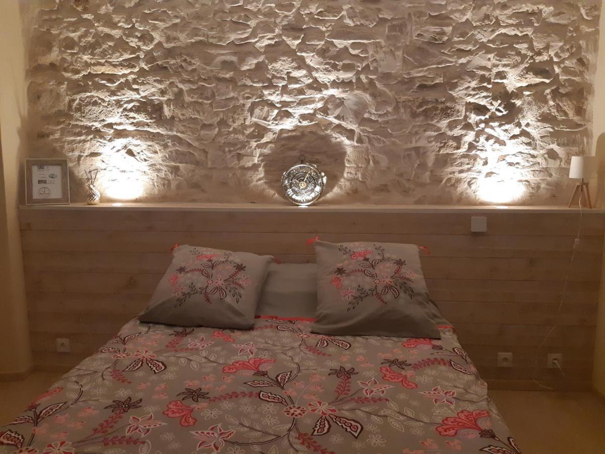 Suite Privee Bed And Breakfast Nimes Bagian luar foto