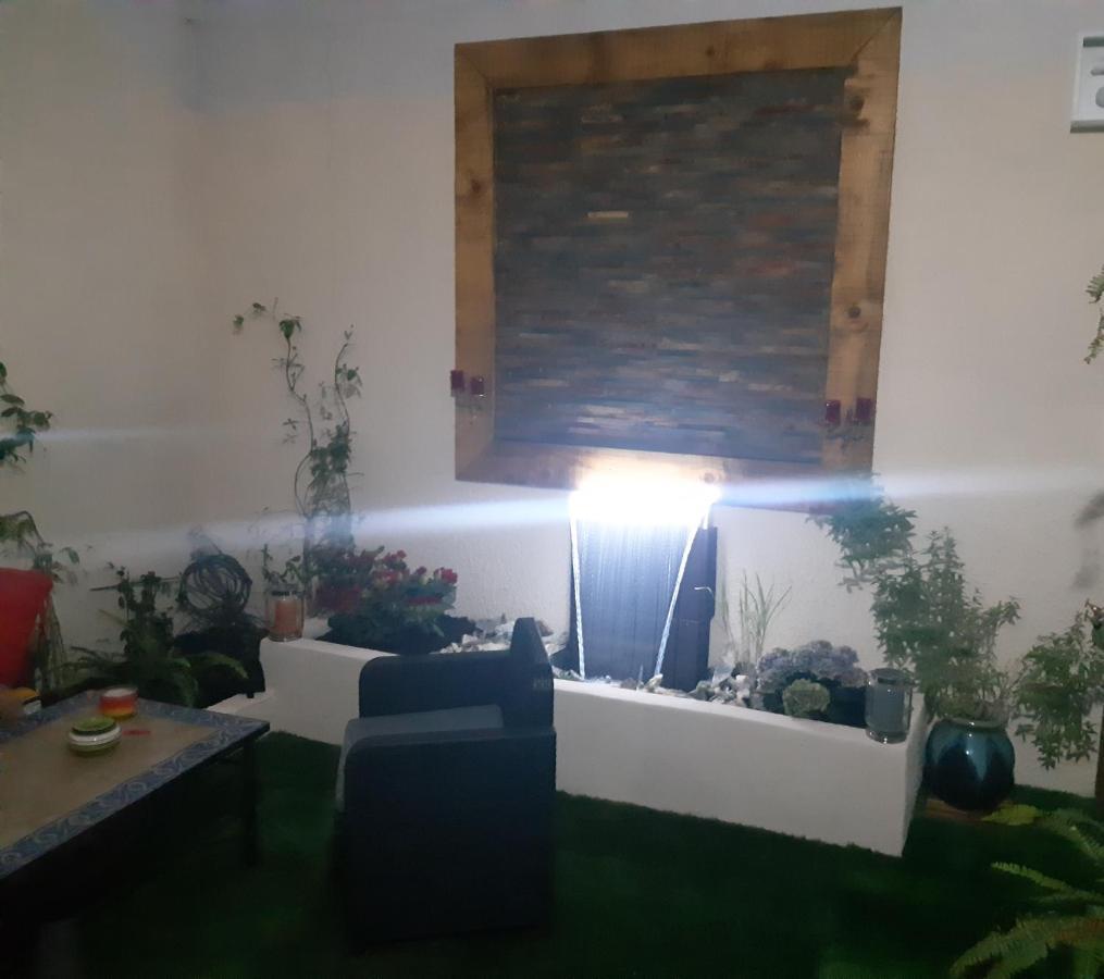 Suite Privee Bed And Breakfast Nimes Bagian luar foto