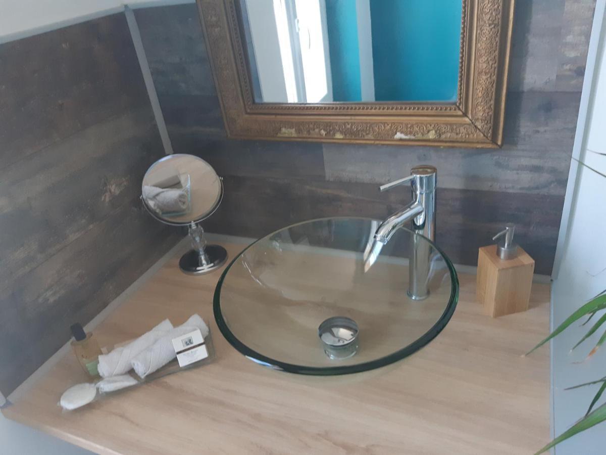 Suite Privee Bed And Breakfast Nimes Bagian luar foto