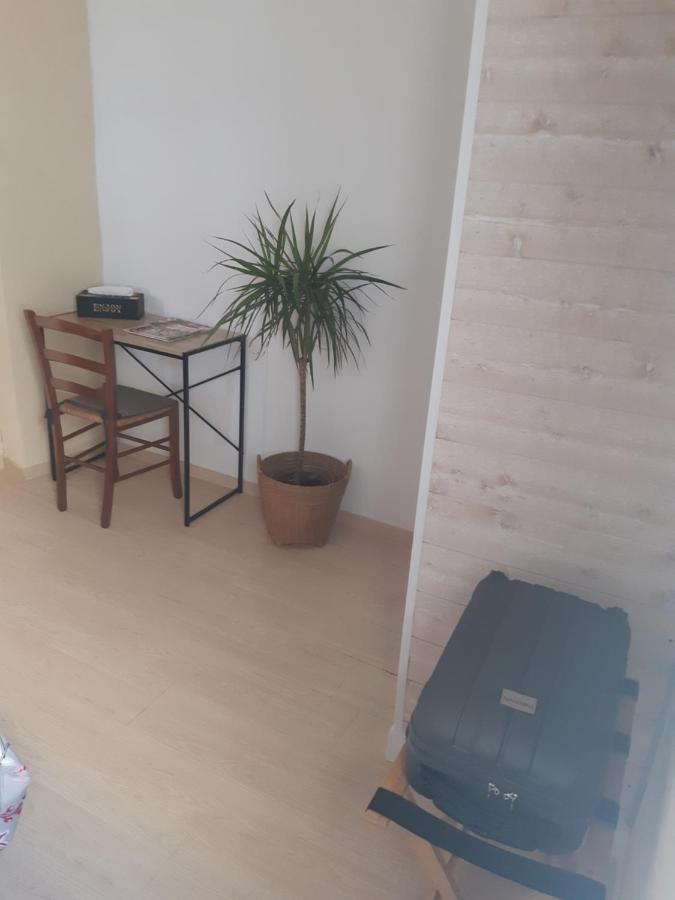 Suite Privee Bed And Breakfast Nimes Bagian luar foto