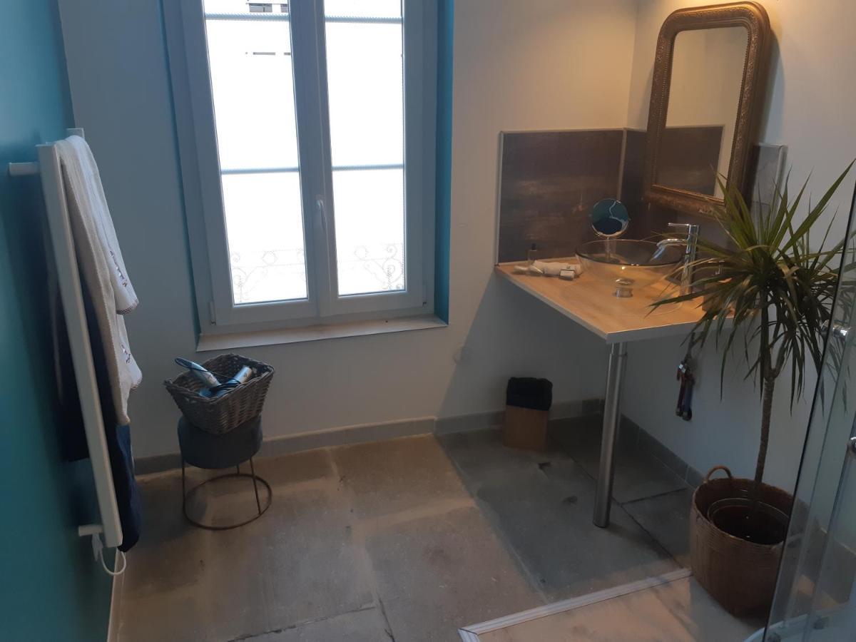 Suite Privee Bed And Breakfast Nimes Bagian luar foto