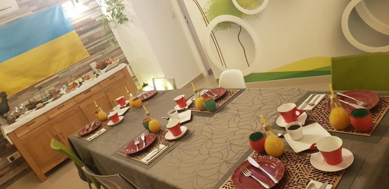 Suite Privee Bed And Breakfast Nimes Bagian luar foto